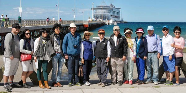 Visitantes. El crucero Golden Princess llegó con más de 2.600 pasajeros, más que el resto de los buques.