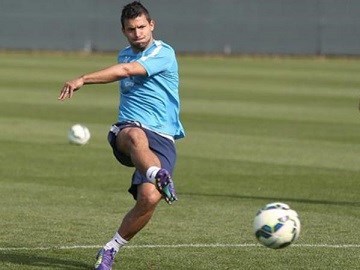 El "Kun" ya volvió a los entrenamientos pero no se apura.