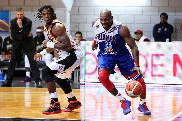 Robert Battle hizo su habitual aporte para el regreso al triunfo de Quimsa.