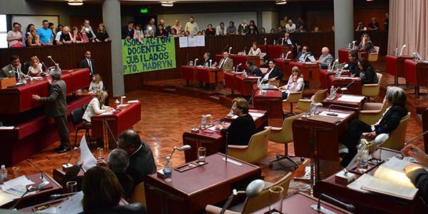 Se fue la última sesión antes de las elecciones del 25 de octubre, con algunos temas para la polémica.