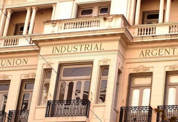Sede histórica de la UIA. sobre la avenida de Mayo.