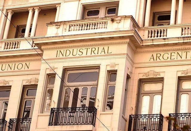 Histórica sede de la UIA sobre Avenida de Mayo, antes de mudarse a Puerto Madero (en los años '80).