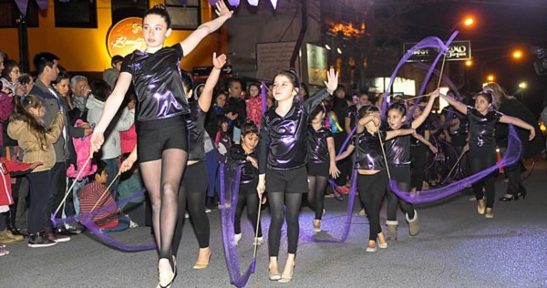 Algunas actuaciones se realizaron al aire libre en la apertura del Festival de Cine Internacional MAFICI 2015.