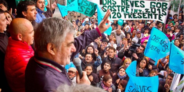 Optimismo. Sastre y Das Neves fueron los líderes de un acto multitudinario rumbo a un domingo clave. 