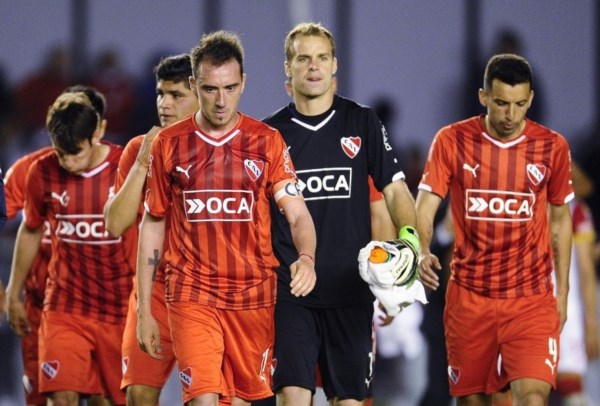 Independiente recibió un cachetazo ante Santa Fe como local.