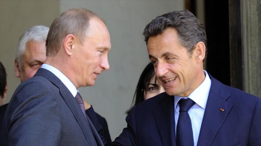 Dos potencias... un acercamiento estratégico para Putin, enfrentado con Europa por Ucrania.
