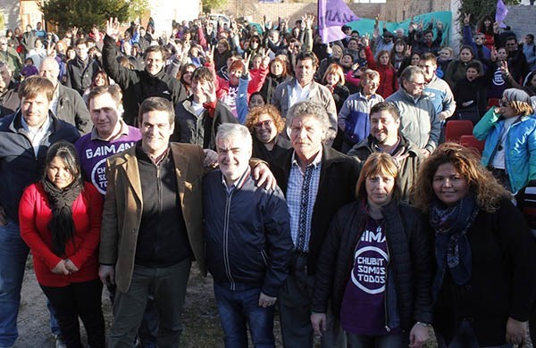 Mario Ds Neves y Mariano García Arabníbar cumplieron una intensa actividad de campaña en Gaiman.