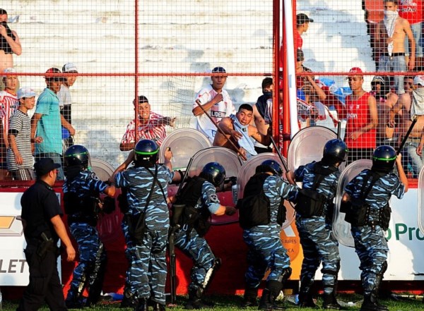 La Policía no le brindó seguridad al árbitro Lamolina y se suspendió el partido.