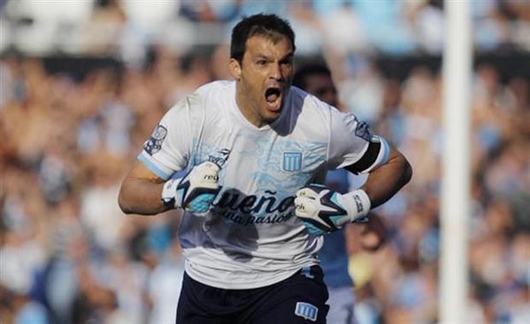 Racing pierde a Saja, lesionado, a horas del partido ante Mineiro.