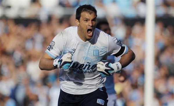 Racing pierde a Saja, lesionado, a horas del partido ante Mineiro.