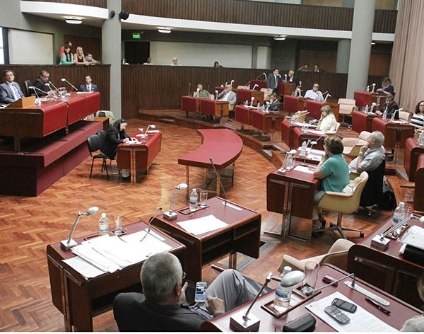 Leyes clave. La Cámara de Diputados pudo sesionar para aprobar los fondos destinados a sueldos.