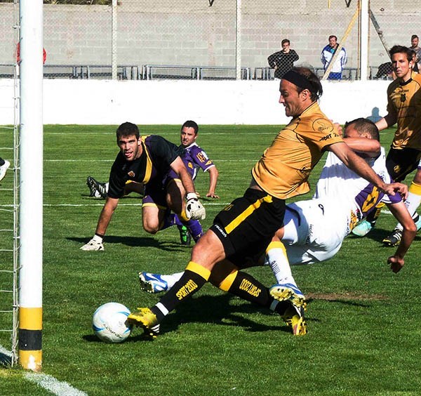 Baja sensible. Leandro García no estará hoy en el equipo por haber llegado al límite de tarjetas amarillas.