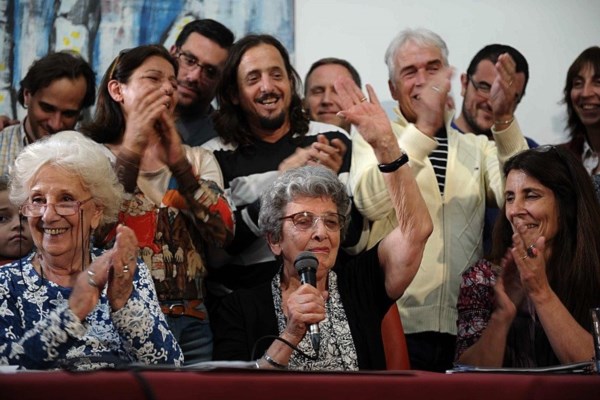 Abuelas de Plaza de Mayo anunció el hallazgo del nieto recuperado número 118. 
