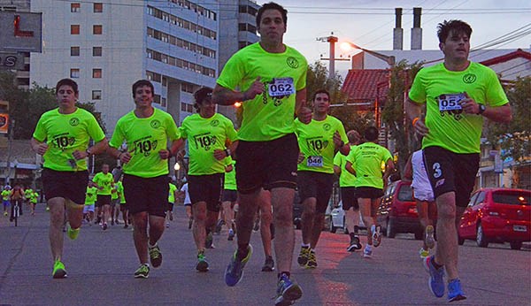 La Corrida Nocturna ya tuvo el año pasado una exitosa convocatoria.