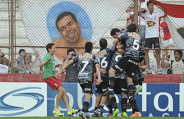 El “Globo” aseguró la salvación ante Belgrano, en un partido donde el segundo tiempo sobró.