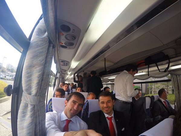 Barovero y Mora en el ultra veloz tren Nozomi rumbo a Osaka.
