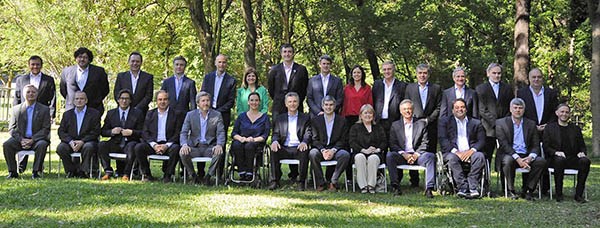 En el Jardín Botánico, el presidente electo Mauricio Macri presentó en sociedad a su futuro gabinete de gobierno. Prometió trabajo y honestidad.