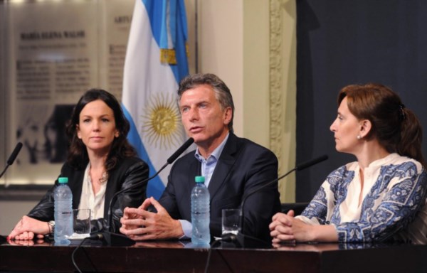 La ministra de Desarrollo Social y la vicepresidenta participaron del anuncio.