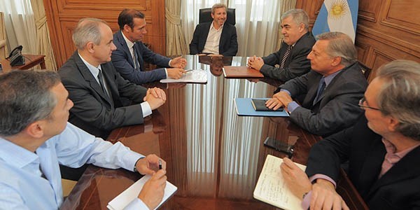 Discusión. Funcionarios provinciales y nacionales repasaron varios temas sobre fin de año en la Rosada. 