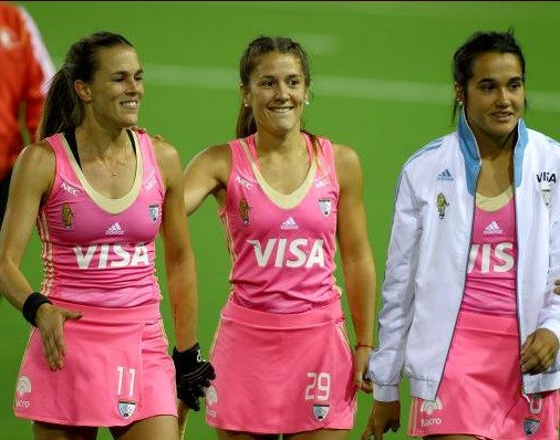 Julia Gomes Fantasia (medio) sigue firme en el equipo de Las Leonas.