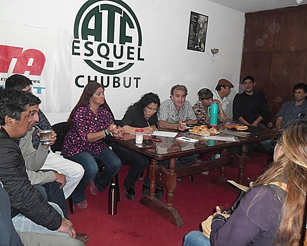 Reclamos. Los delegados estatales y una adhesión a la medida. 