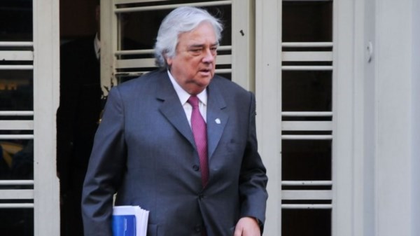 El ex presidente del Cervecero, que había renunciado la semana pasada a la Conmebol, involucrado en el "FIFA gate".