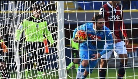 Cuando el partido estaba definido, llegaron los dos goles de Higuaín para decorar el resultado.