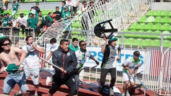 Gravísimos altercados en el Wanderers-Colo Colo dentro y fuera del estadio.