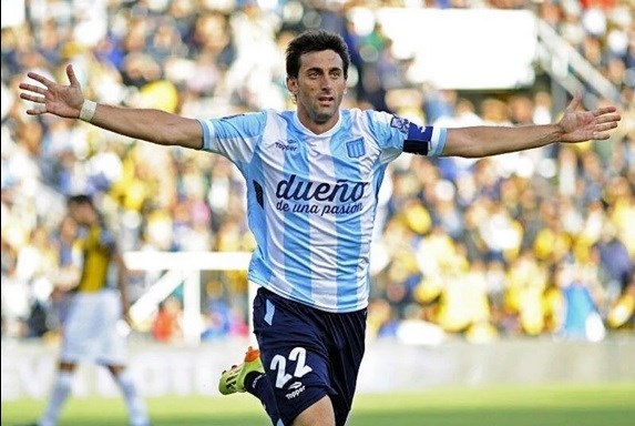 Diego Milito no se retira y juega la Libertadores con Racing.