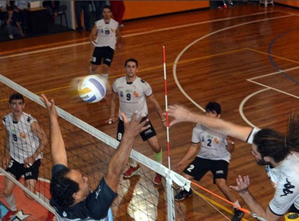 Escuela Madrynense recibe hoy en el Golfo al Club de Amigos.