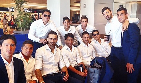 Algunos jugadores de Boca antes de partir rumbo a Chile.