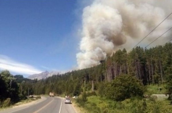 Se reavivaron las llamas luego de incendios devastadores. (foto: Archivo).
