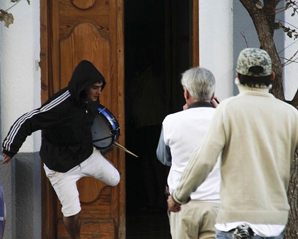 Algunos de los incidentes que se desataron en la Comisaría Primera tras la marcha por el joven.