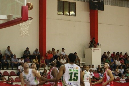 El Globo sufrió pero se terminó quedando con un juego muy necesario. (Foto: Prensa Huracán).