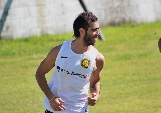 Luego de 12 años, el "Chelito" se volverá a calzar la camiseta del Canalla.