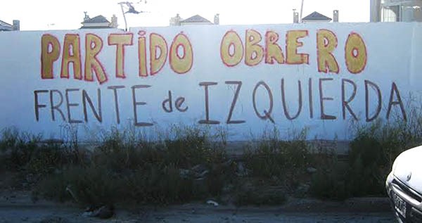 El paredón apareció con pintadas horas después de su blanqueo para desarrollar los trabajos.