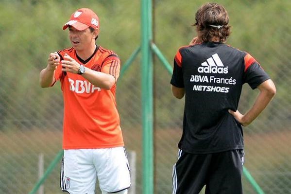 Charla larga. Ponzio sería titular. El Muñeco también charló a solas con Kranevitter.