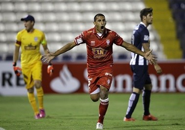"Wanchope" Abila fue una de las figuras de Huracán. (Foto:@PrensaFutbol).