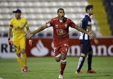 "Wanchope" Abila fue una de las figuras de Huracán. (Foto:@PrensaFutbol).