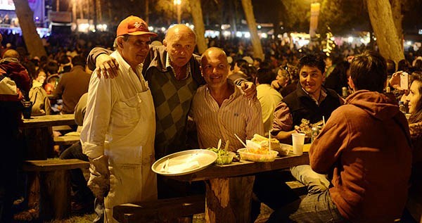 El mandatario provincial acompañó el multitudinario evento y  dialogó con los participantes y  asistentes. 