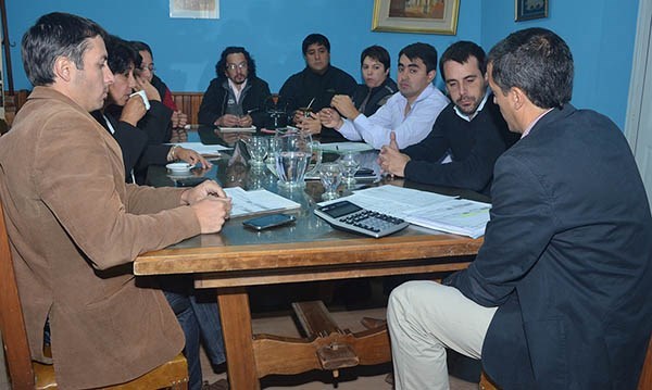 Primera reunión paritaria para determinar la pauta salarial del semestre.