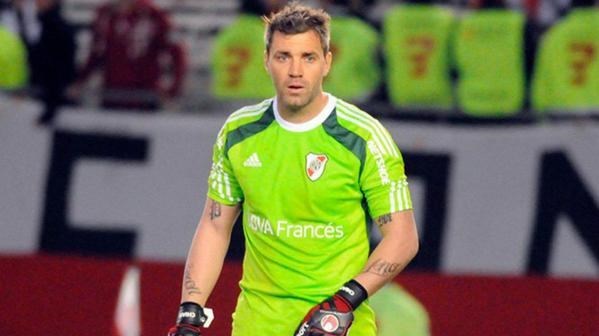 El arquero ex Huracán de Comodoro e Instituto sería titular ante Tigre.