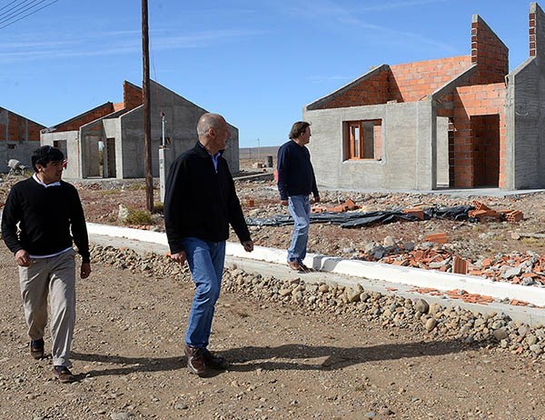 Buzzi recorrió obras que se llevan adelante en el lugar.