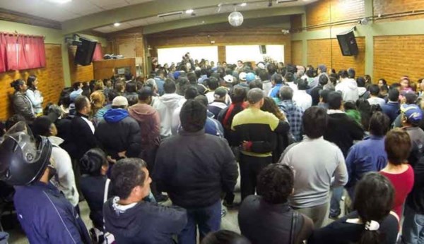 Asamblea. Una postal de la reunión de la firma con los trabajadores.