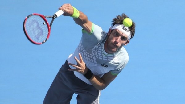 El argentino Mayer superó al finlandés Nieminen y ya está en tercera fase.