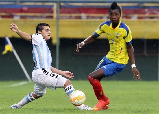 Argentina y Ecuador, clasificados al Mundial, no pudieron sacarse ventajas.