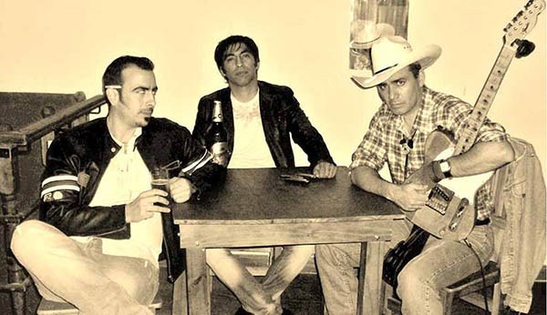 Los tres protagonistas de la noche de blues en el Café Verdi.