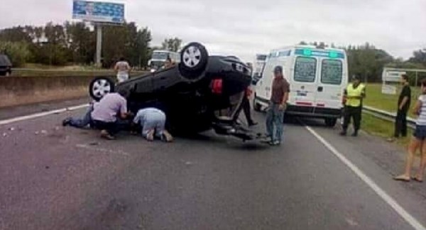 Bárbara Pucheta Velez iba al volante cuando al parecer fue encerrada por otro automóvil que al parecer rozó su carrocería y provocó el vuelco.