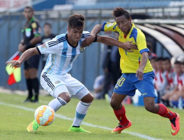 El seleccionado argentino fue sorprendido por Ecuador que ganó 2-1.
