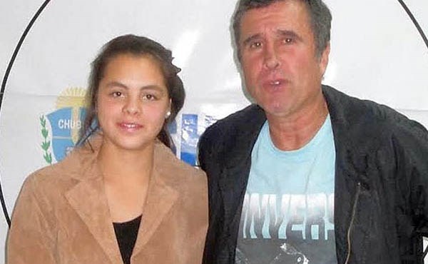La luchadora comodorense Luz Marina junto a Ricardo Fueyo.
